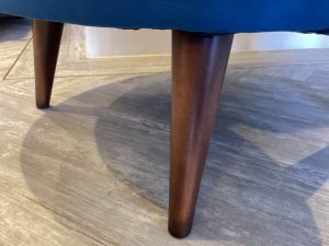 Sopha Roulade Accent Chair Leg Detail