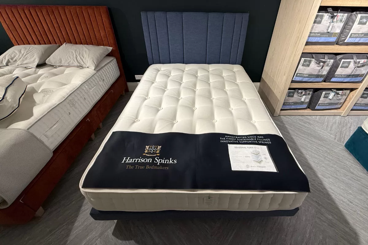 Clearance: Harrison Spinks Seasonal Turn 4750 King Size Divan Set